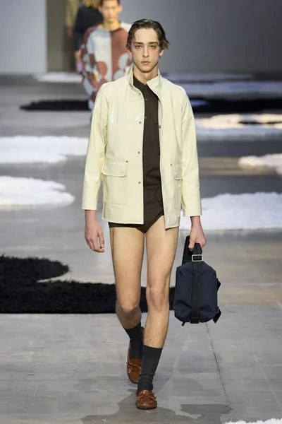Look 48